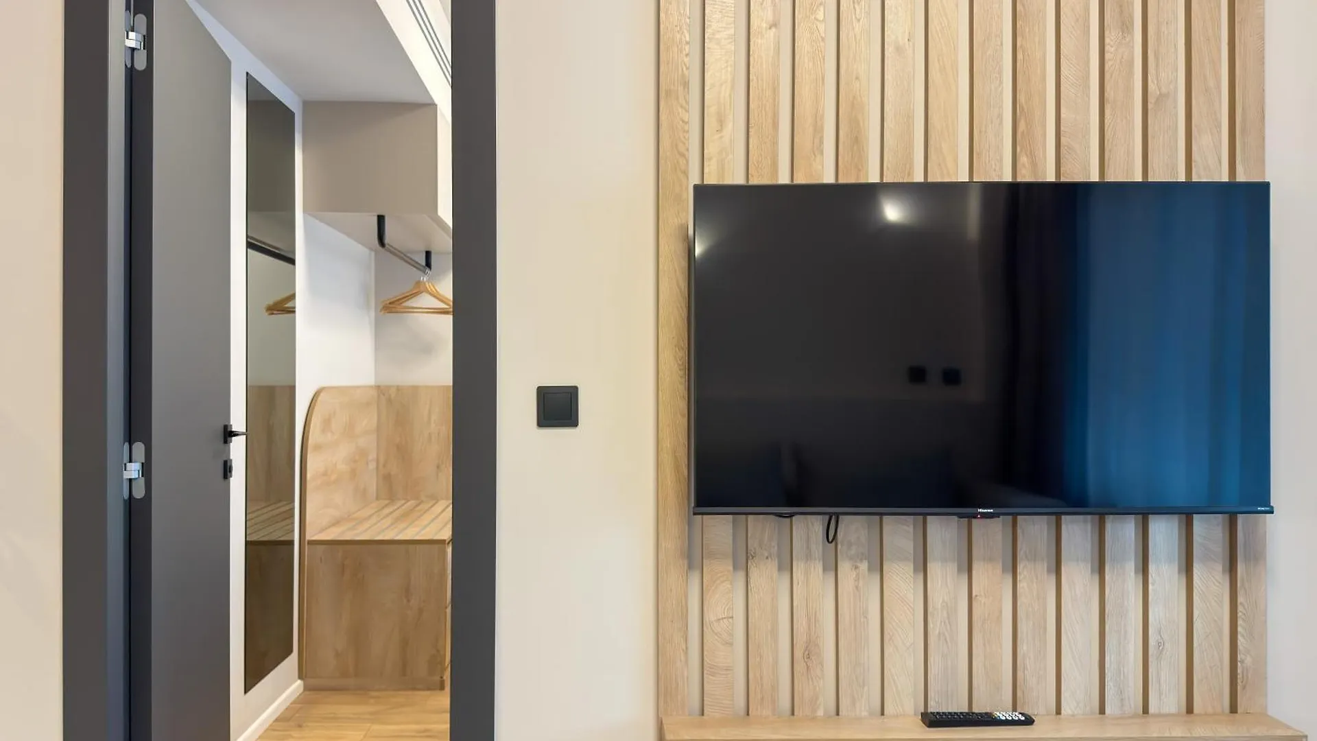 Two Entire Apartments Liv Luxury Central A-B 塞萨洛尼基