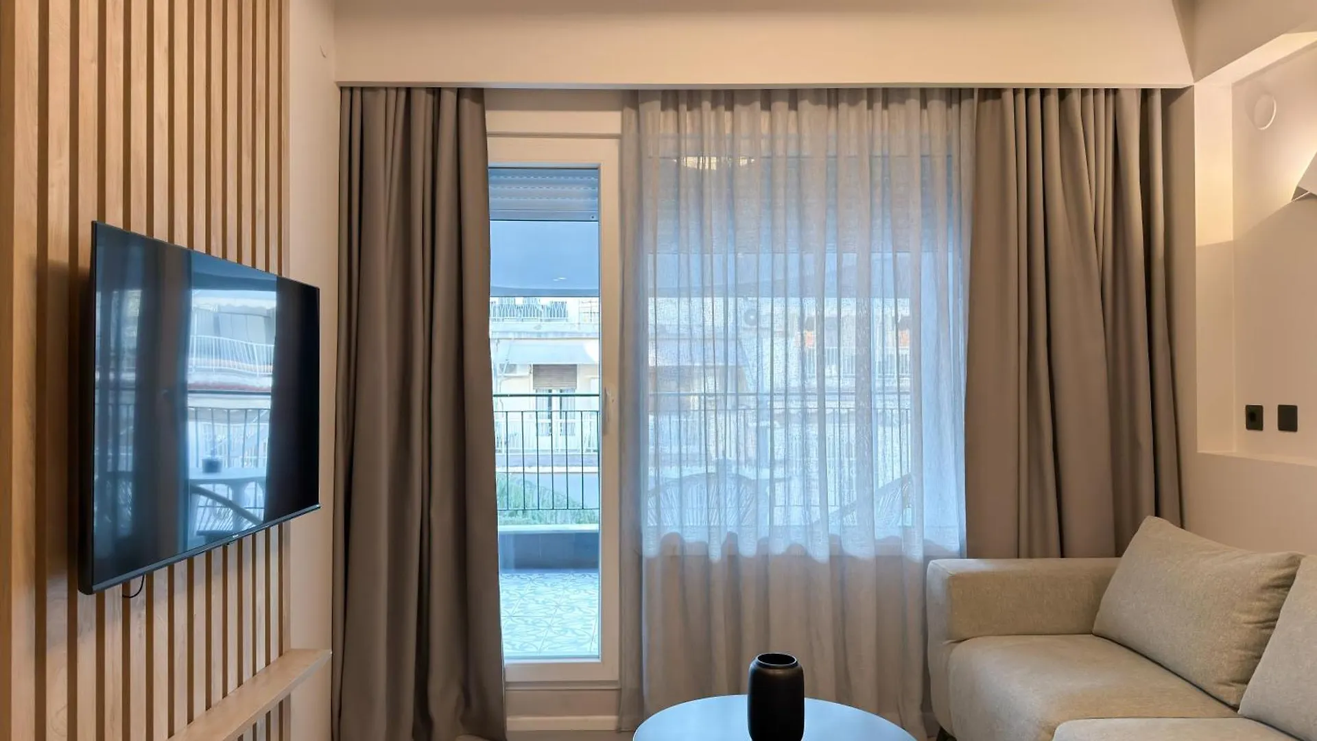 Two Entire Apartments Liv Luxury Central A-B 塞萨洛尼基