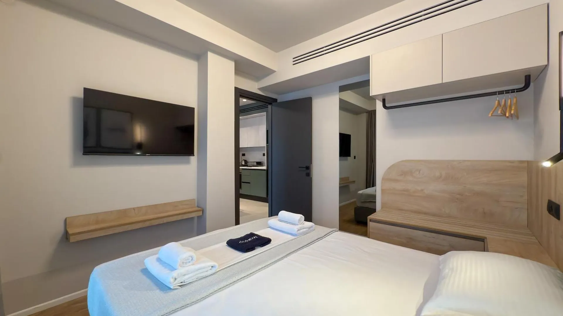 Two Entire Apartments Liv Luxury Central A-B 塞萨洛尼基