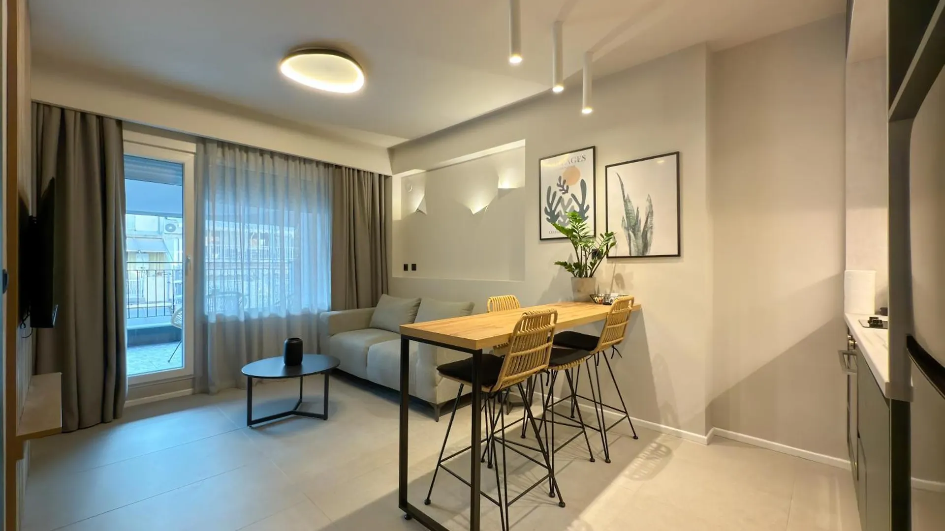 Two Entire Apartments Liv Luxury Central A-B 塞萨洛尼基