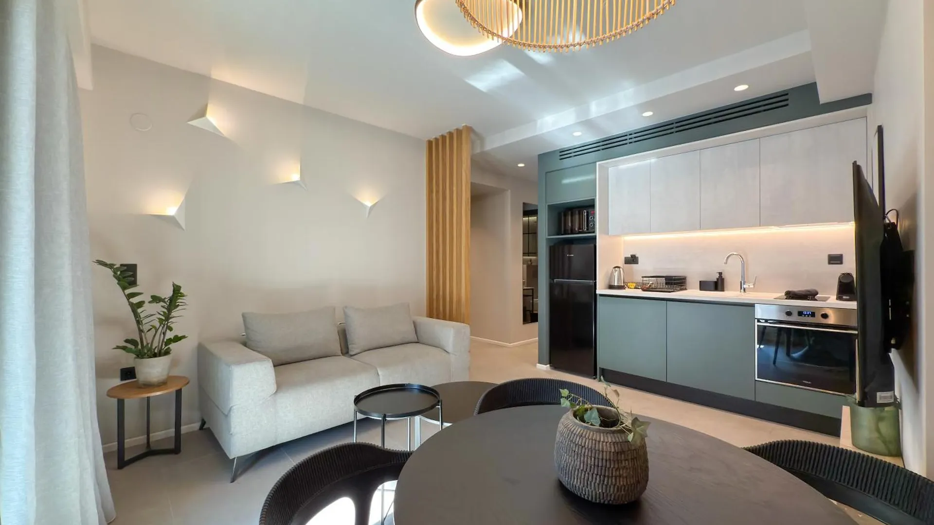 Two Entire Apartments Liv Luxury Central A-B 塞萨洛尼基